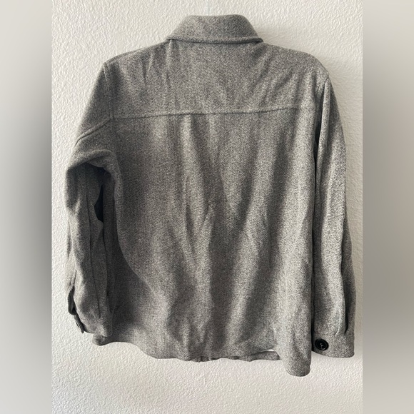 EUC Sz S (4) Gray Button Over-shirt /Sweater - Picture 2 of 13